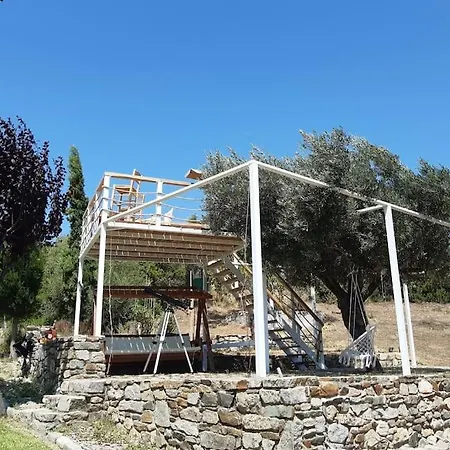 《μάνα γη》 فيلة *